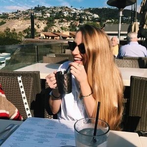 Meet your Posher, Lauren